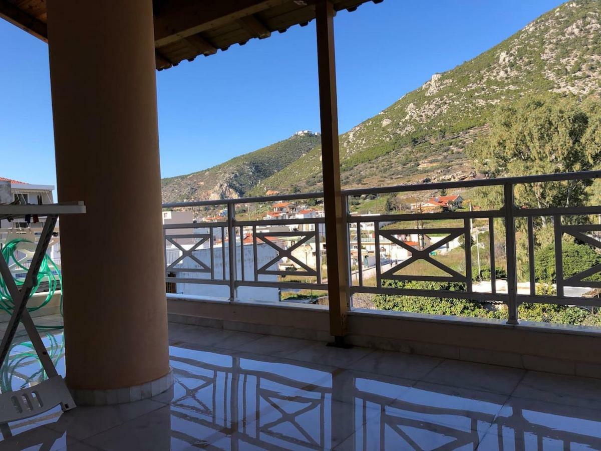 Appartamento Azure Retreat Loutráki Esterno foto
