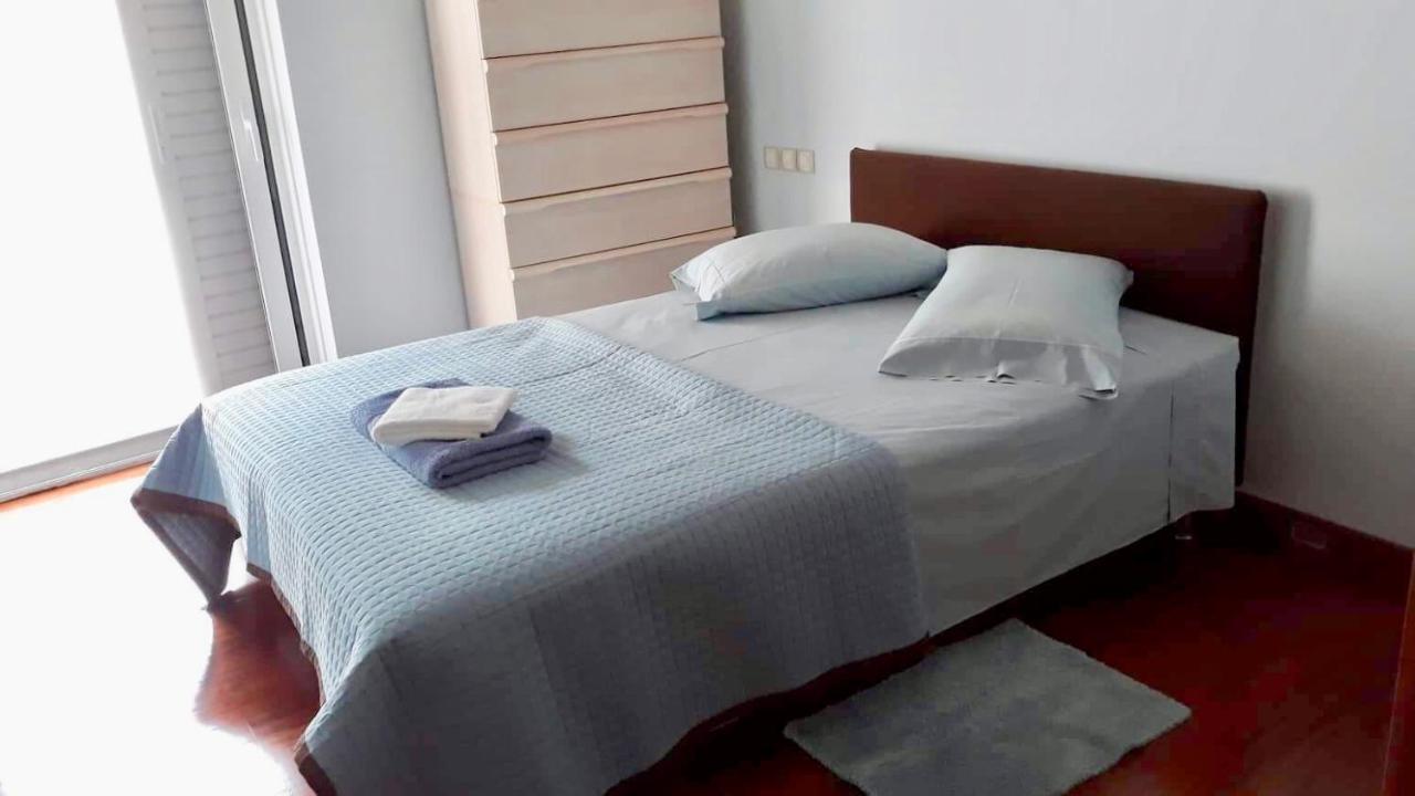 Appartamento Azure Retreat Loutráki Esterno foto